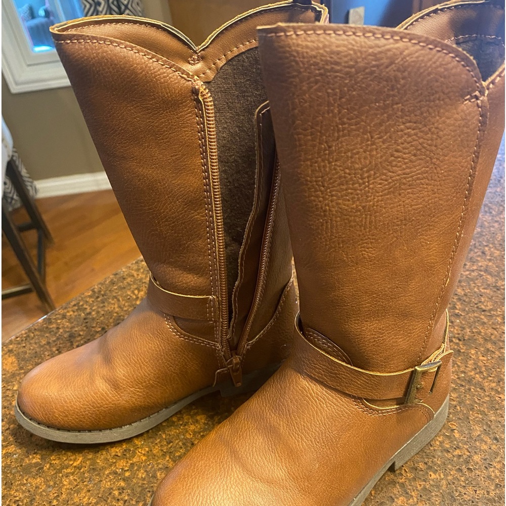 Osh Gosh Brown zippered Riding boots. Little girl size 12. Brown. No wear .